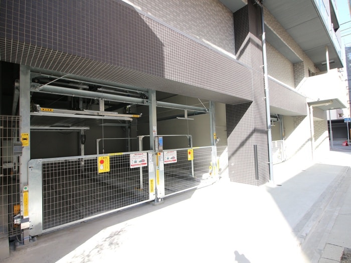 物件外観写真5　(駐車場)