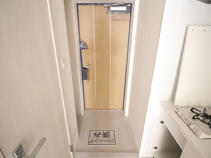 物件内観写真18　(玄関)