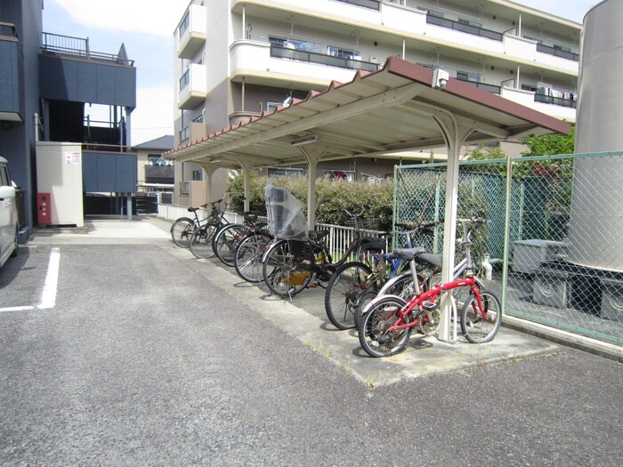 物件外観写真6　(駐輪場)