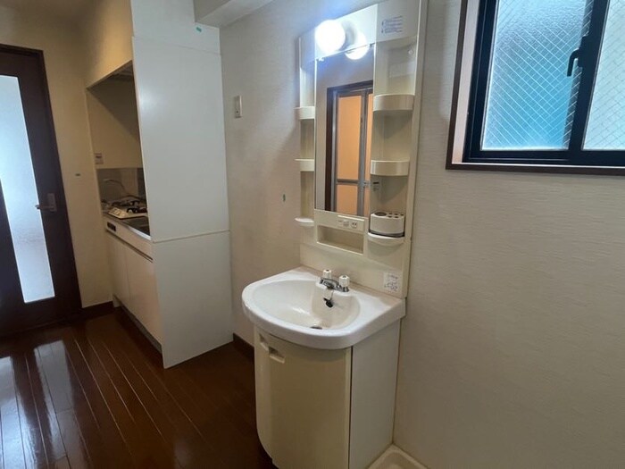 物件内観写真12　(洗面)