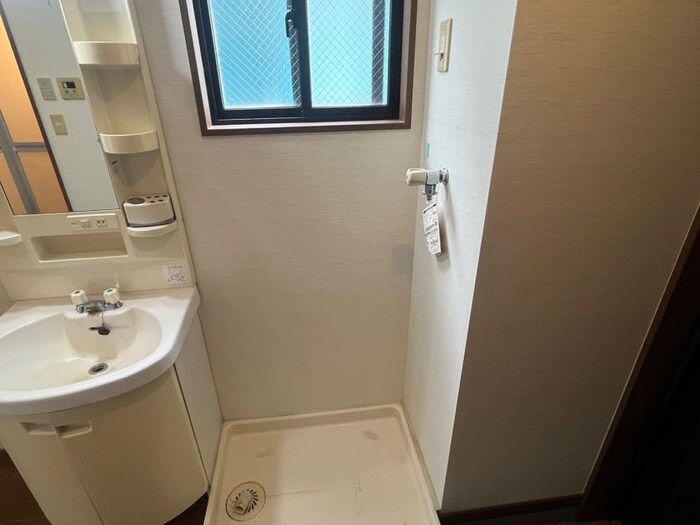 物件内観写真13　(洗濯機置場)