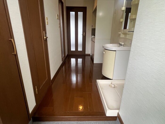 物件内観写真18　(廊下)