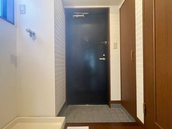 物件内観写真19　(玄関)