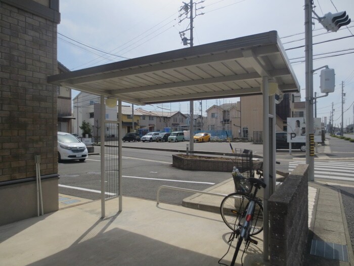 物件外観写真5　(駐輪場)