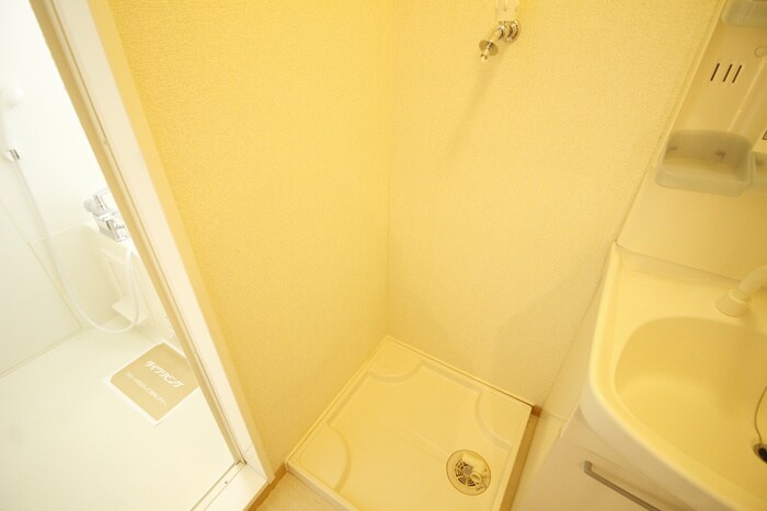 物件内観写真11　(洗濯機置場)