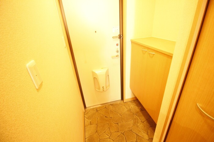 物件内観写真14　(玄関)