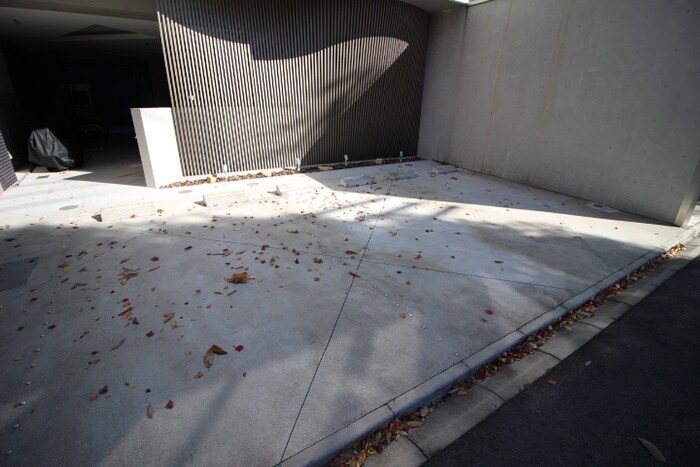 物件外観写真5　(駐車場)