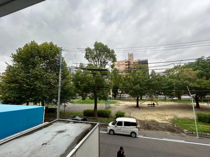 物件内観写真16　(室内からの展望)