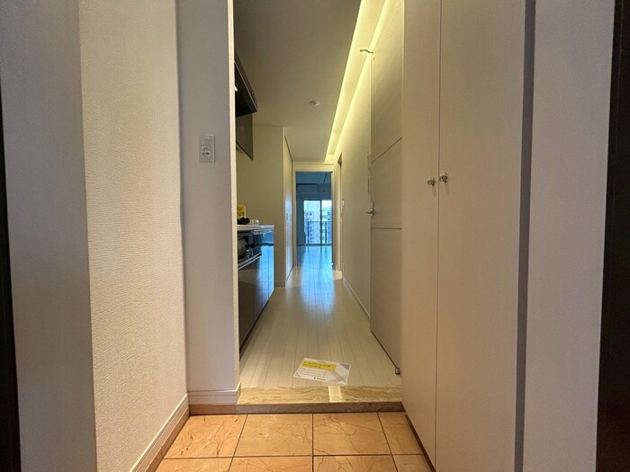 物件内観写真22　(玄関)