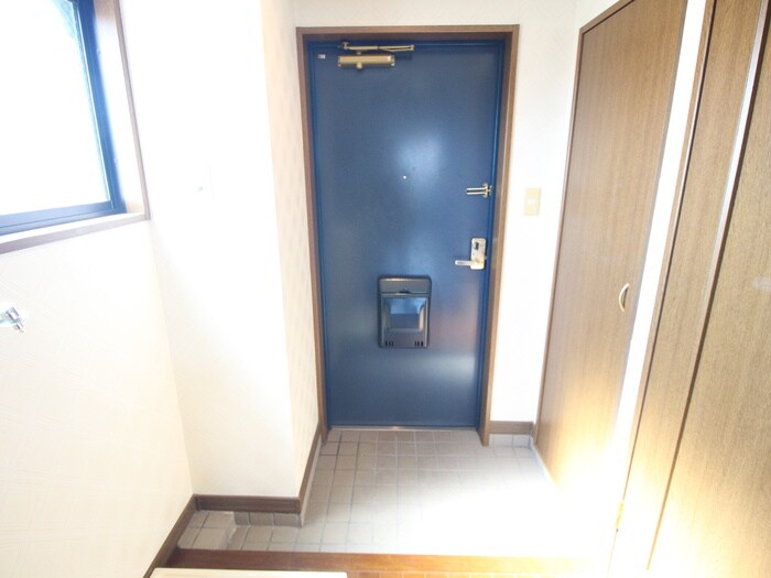 物件内観写真19　(玄関)