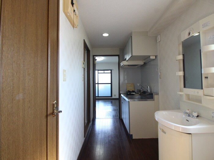 物件内観写真20　(廊下)