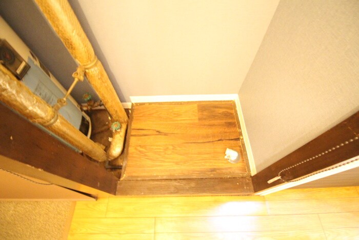 物件内観写真8　(洗濯機置場)