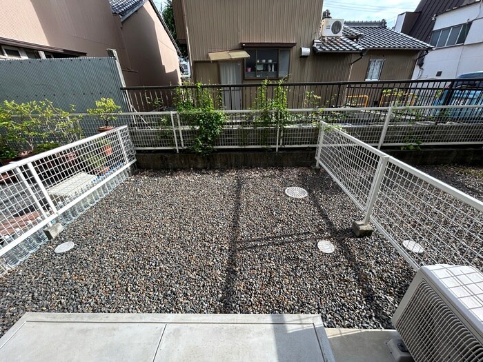 物件内観写真12　(洗濯機置場)