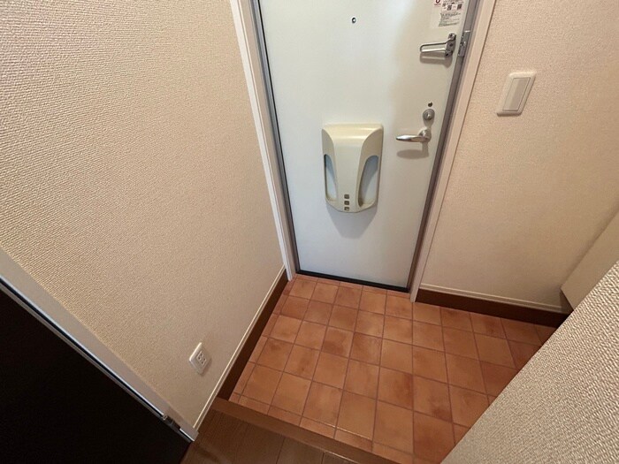 物件内観写真14　(玄関)