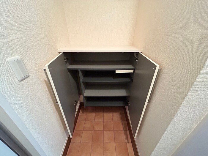 物件内観写真15　(靴箱)
