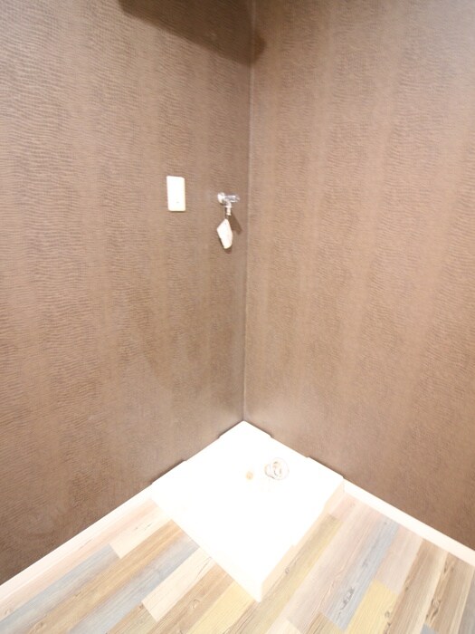 物件内観写真18　(洗濯機置場)