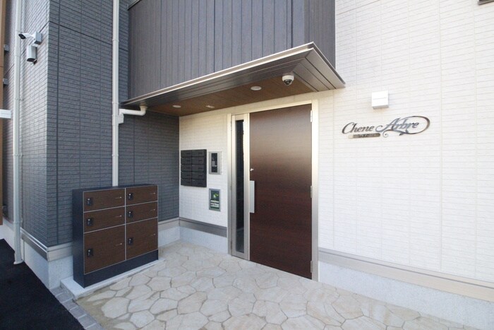 物件外観写真5　(エントランス部分)