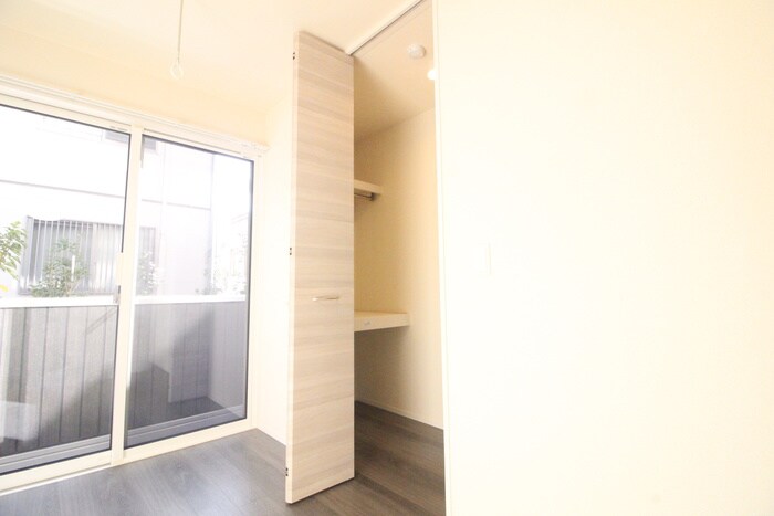 物件内観写真13　(収納)