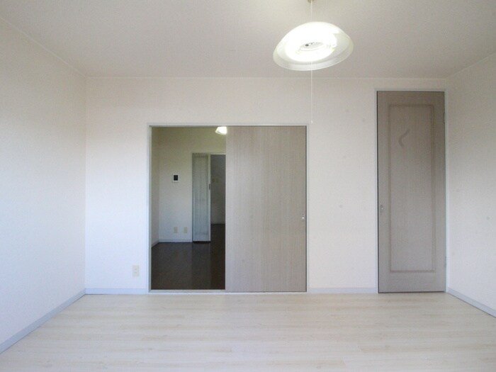 物件内観写真6　(居室)