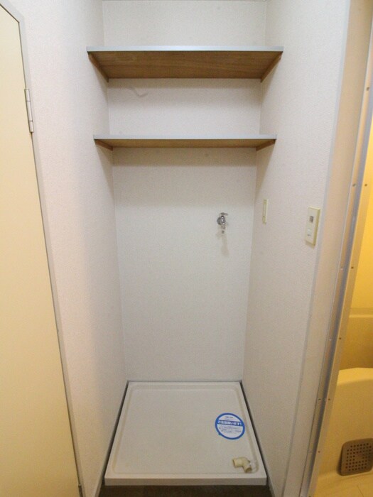 物件内観写真20　(洗濯機置場)