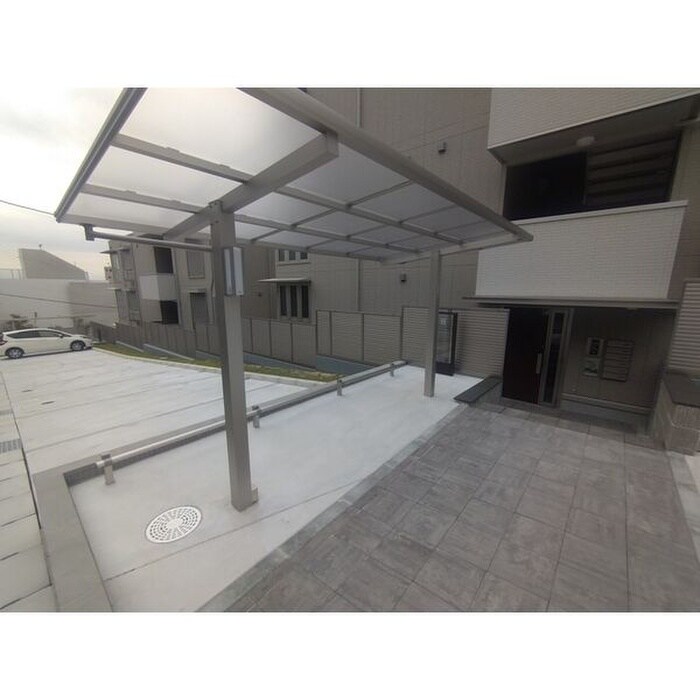 物件外観写真3　(駐輪場)