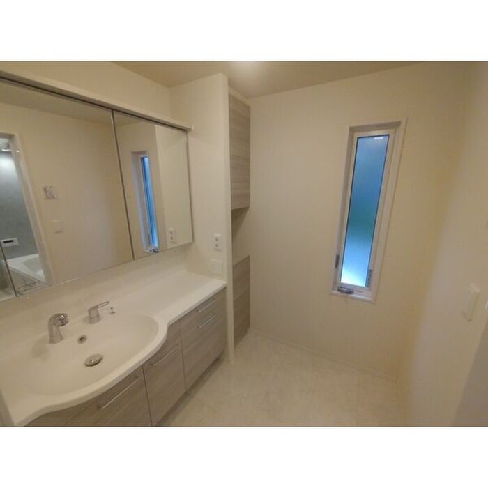 物件内観写真12　(洗面)