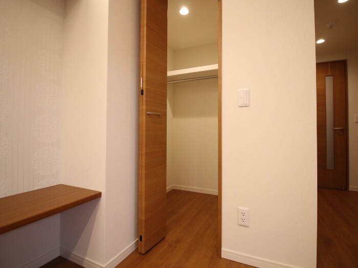 物件内観写真16　(収納)