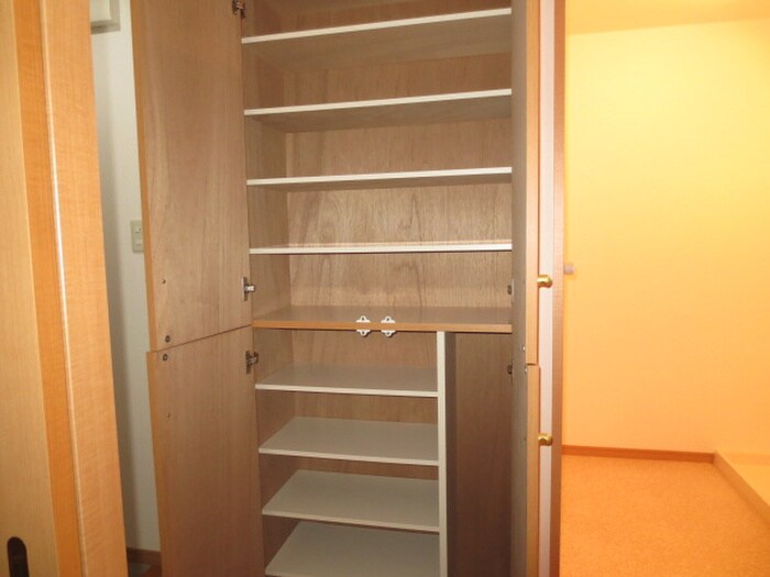 物件内観写真12　(靴箱)