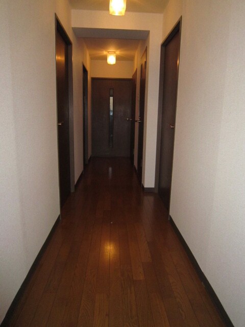 物件内観写真16　(廊下)