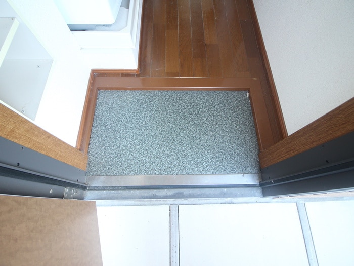 物件内観写真11　(玄関)