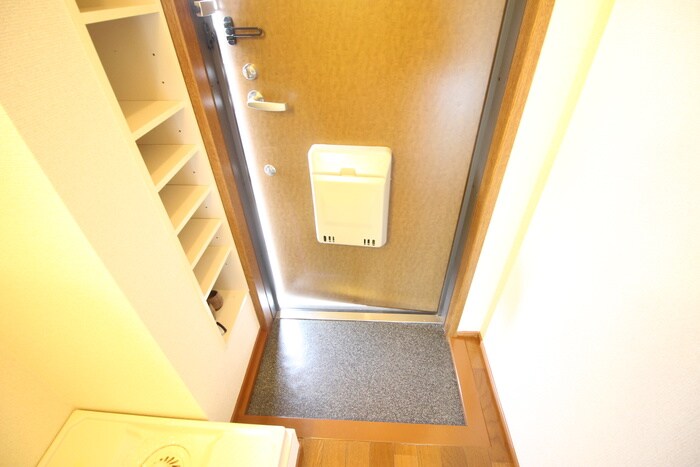 物件内観写真13　(玄関)