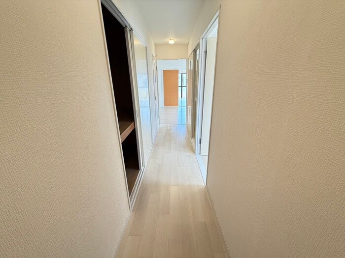 物件内観写真20　(廊下)