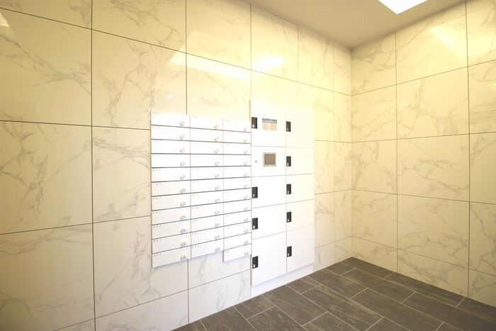 物件外観写真4　(エントランス部分)