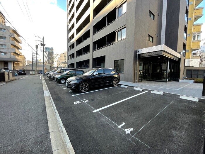 物件外観写真6　(駐車場)