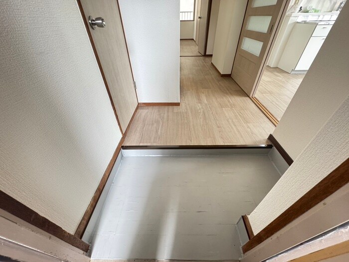 物件内観写真17　(玄関)