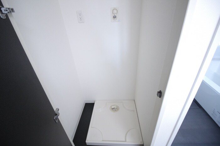 物件内観写真13　(洗濯機置場)