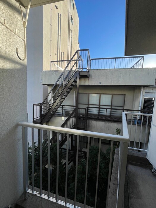 物件内観写真19　(室内からの展望)