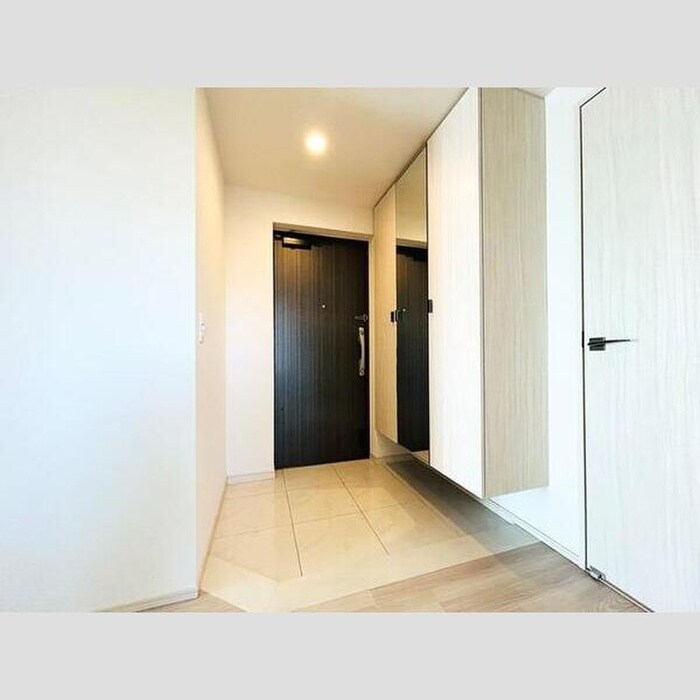 物件内観写真9　(玄関)