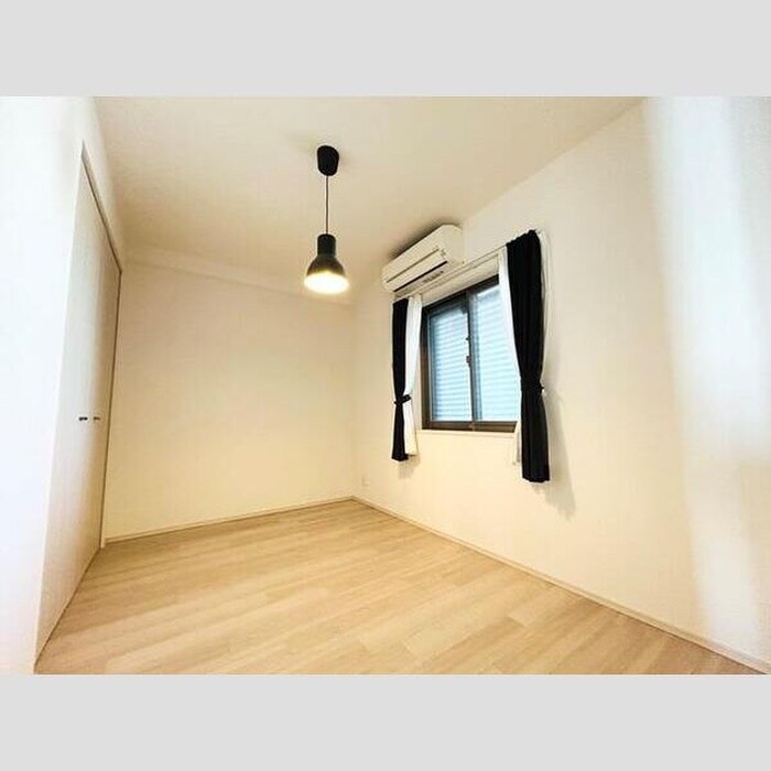 物件内観写真10　(居室)