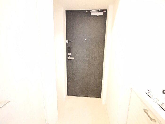 物件内観写真16　(玄関)