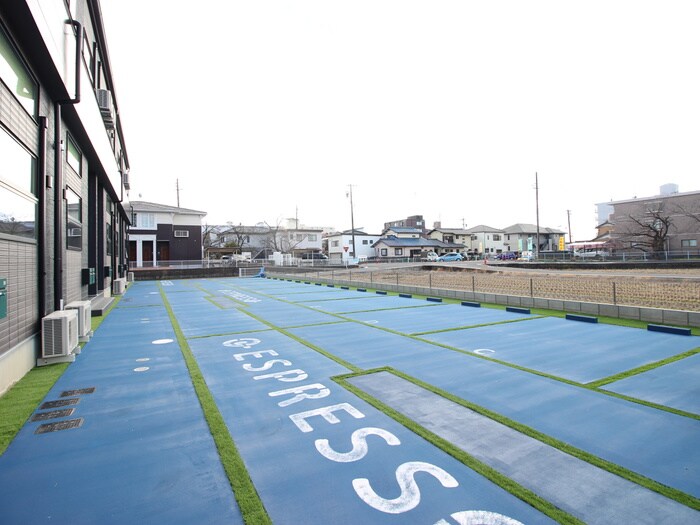 物件外観写真2　(駐車場)