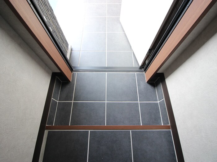 物件内観写真19　(玄関)