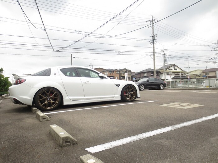 物件外観写真5　(駐車場)