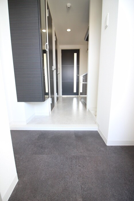 物件内観写真9　(玄関)