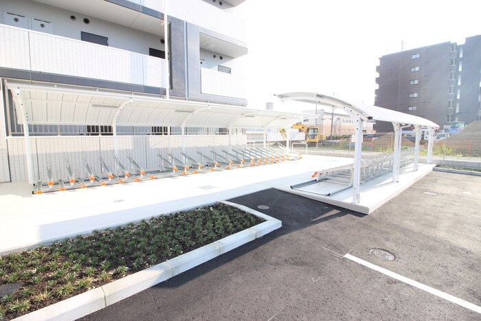 物件外観写真3　(駐輪場)