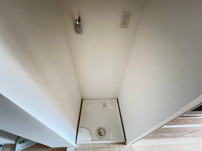 物件内観写真13　(洗濯機置場)