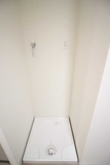 物件内観写真16　(洗濯機置場)