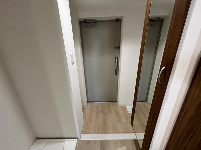 物件内観写真18　(玄関)