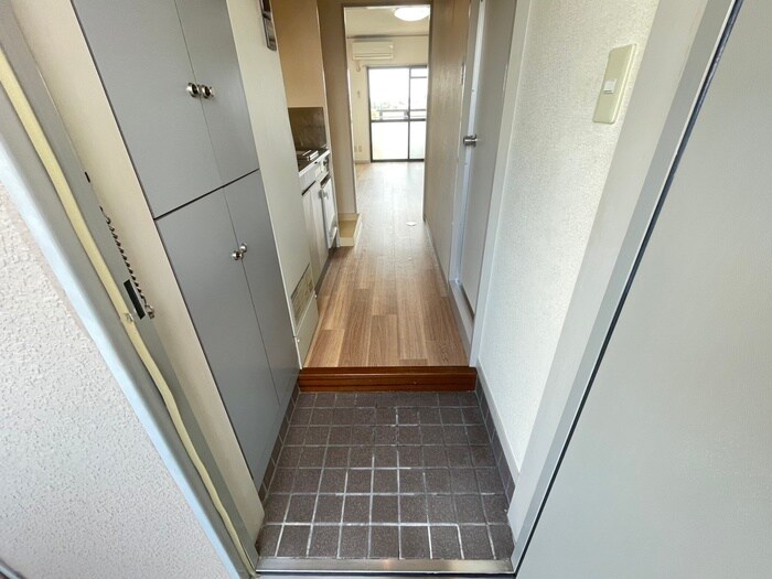 物件内観写真14　(玄関)