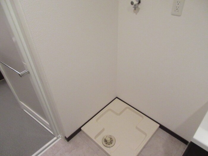 物件内観写真20　(洗濯機置場)